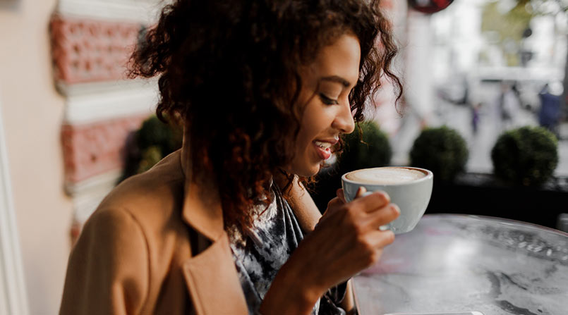 Existem Alimentos que Escurecem os Dentes?